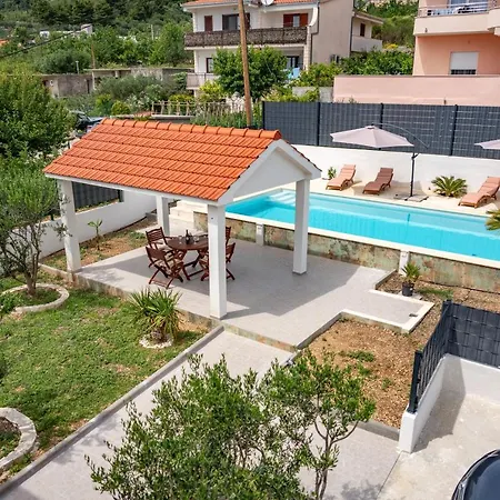 Villa Mattanna With Private Pool And 2 Electric Bicycles