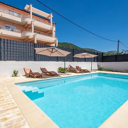 Mattanna With Private Pool And 2 Electric Bicycles *